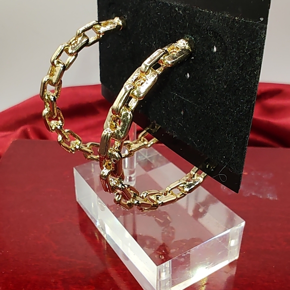Source Unknown Jewelry - Vintage Gold Tone Chain Link Large Pierced Hoop Earrings